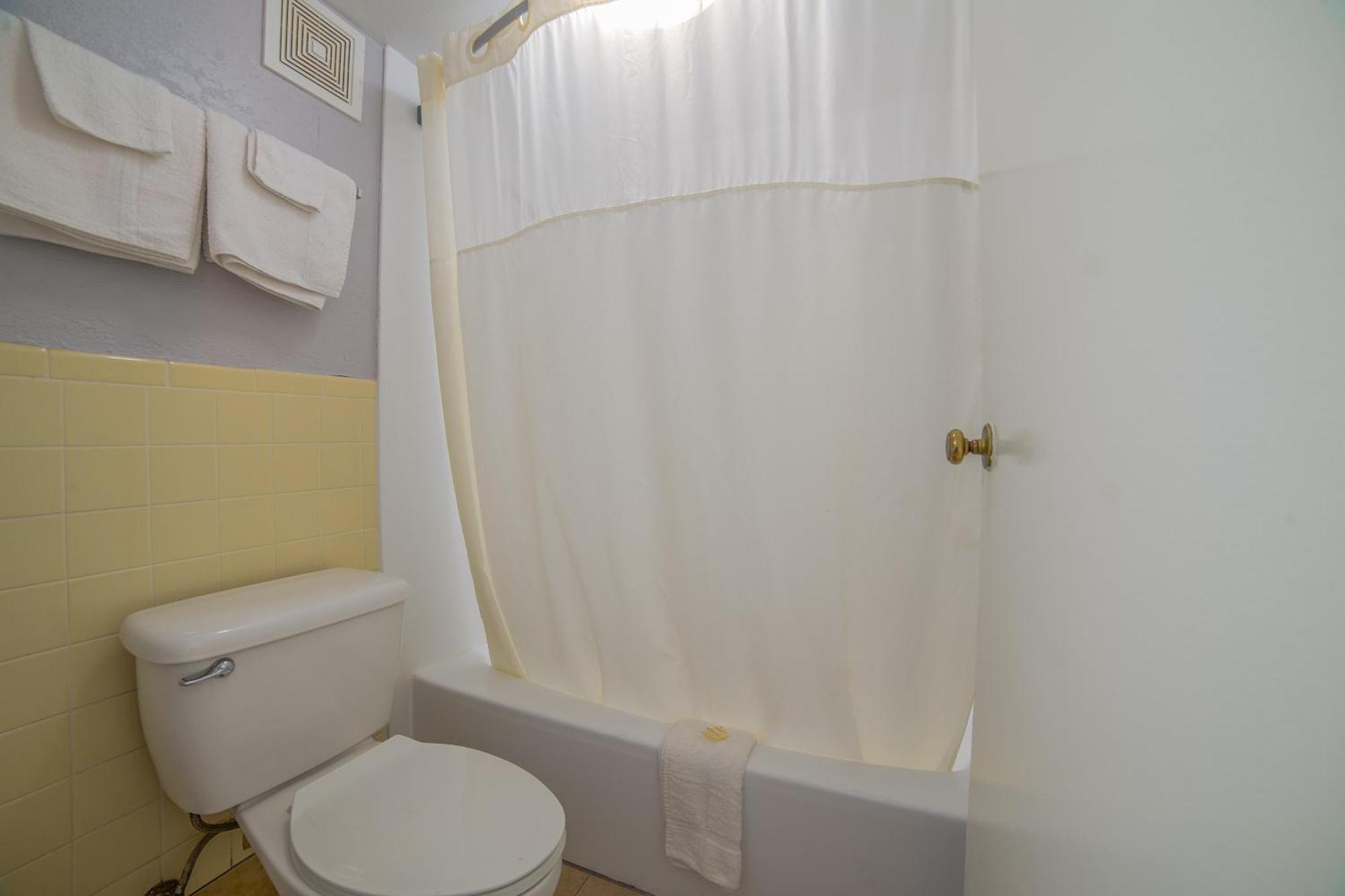 Masters Inn Selma Smithfield I-95 By Oyo Exteriör bild