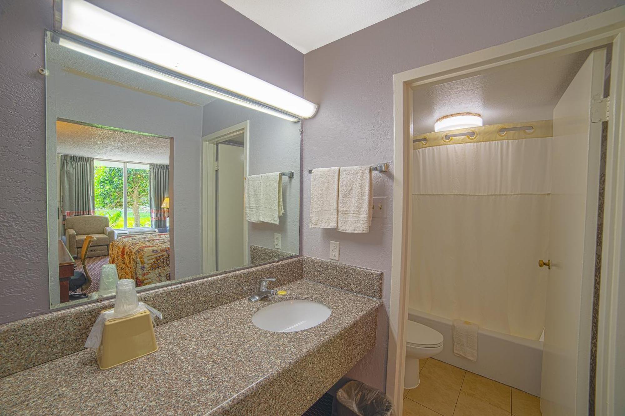Masters Inn Selma Smithfield I-95 By Oyo Exteriör bild
