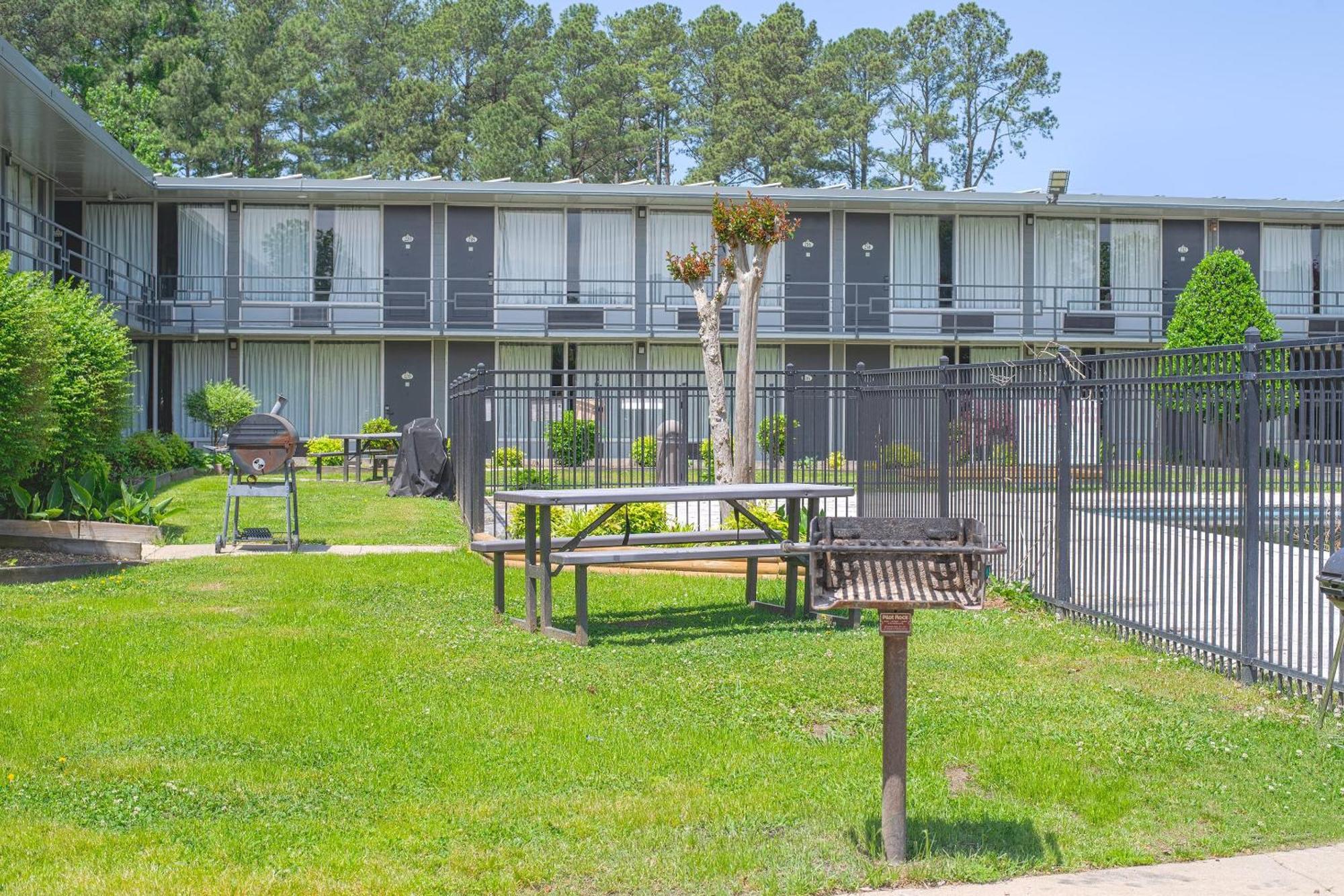 Masters Inn Selma Smithfield I-95 By Oyo Exteriör bild