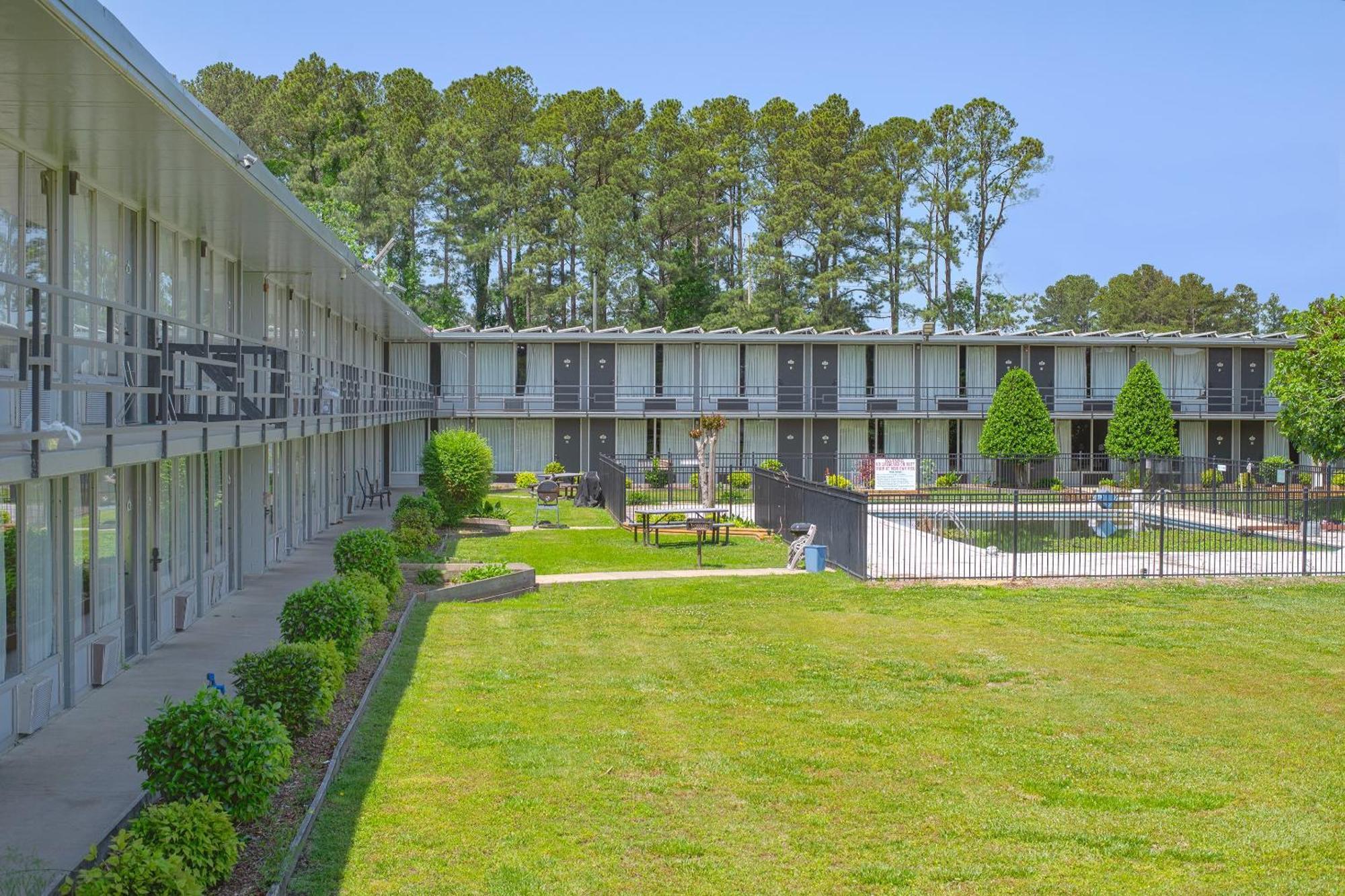 Masters Inn Selma Smithfield I-95 By Oyo Exteriör bild