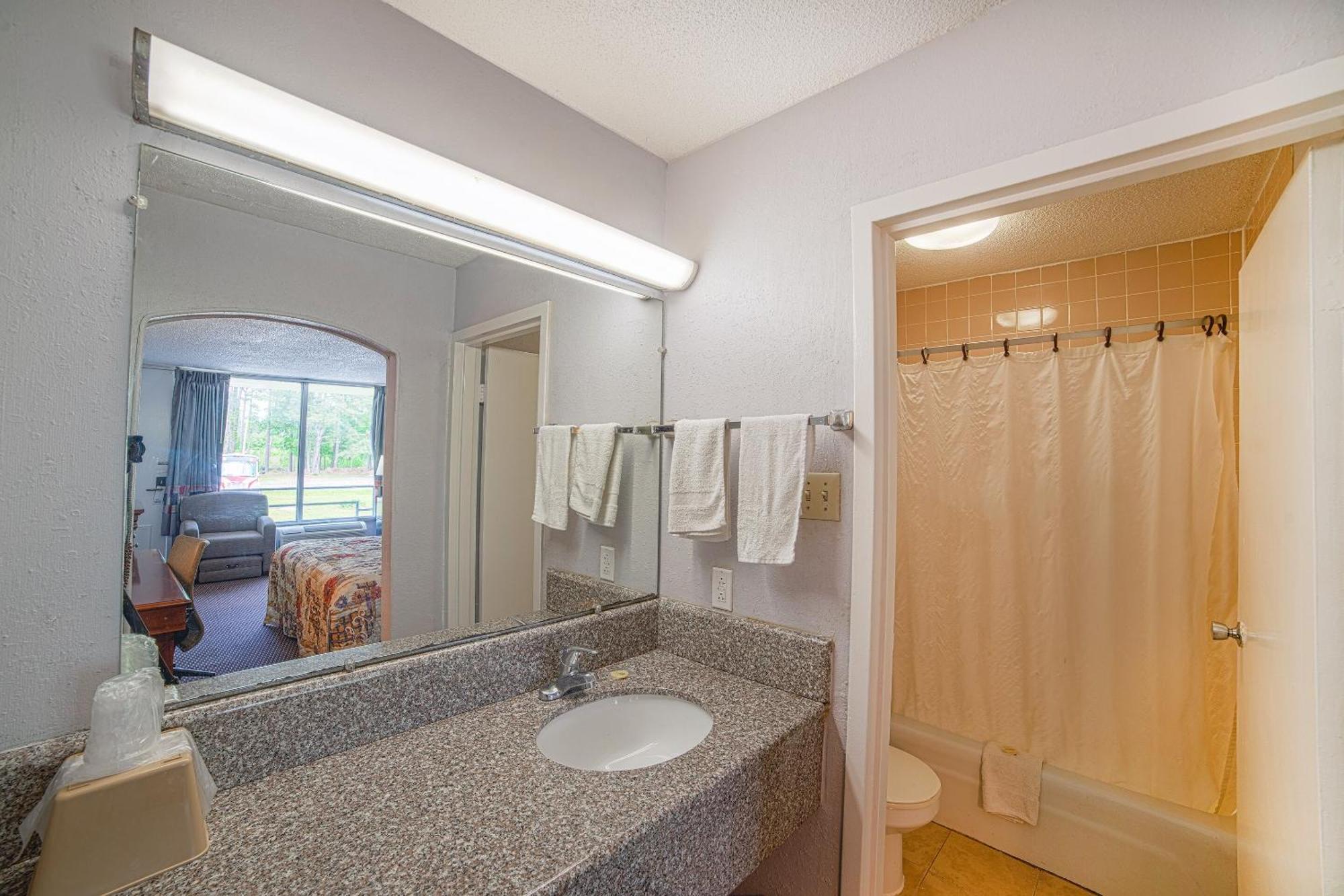 Masters Inn Selma Smithfield I-95 By Oyo Exteriör bild