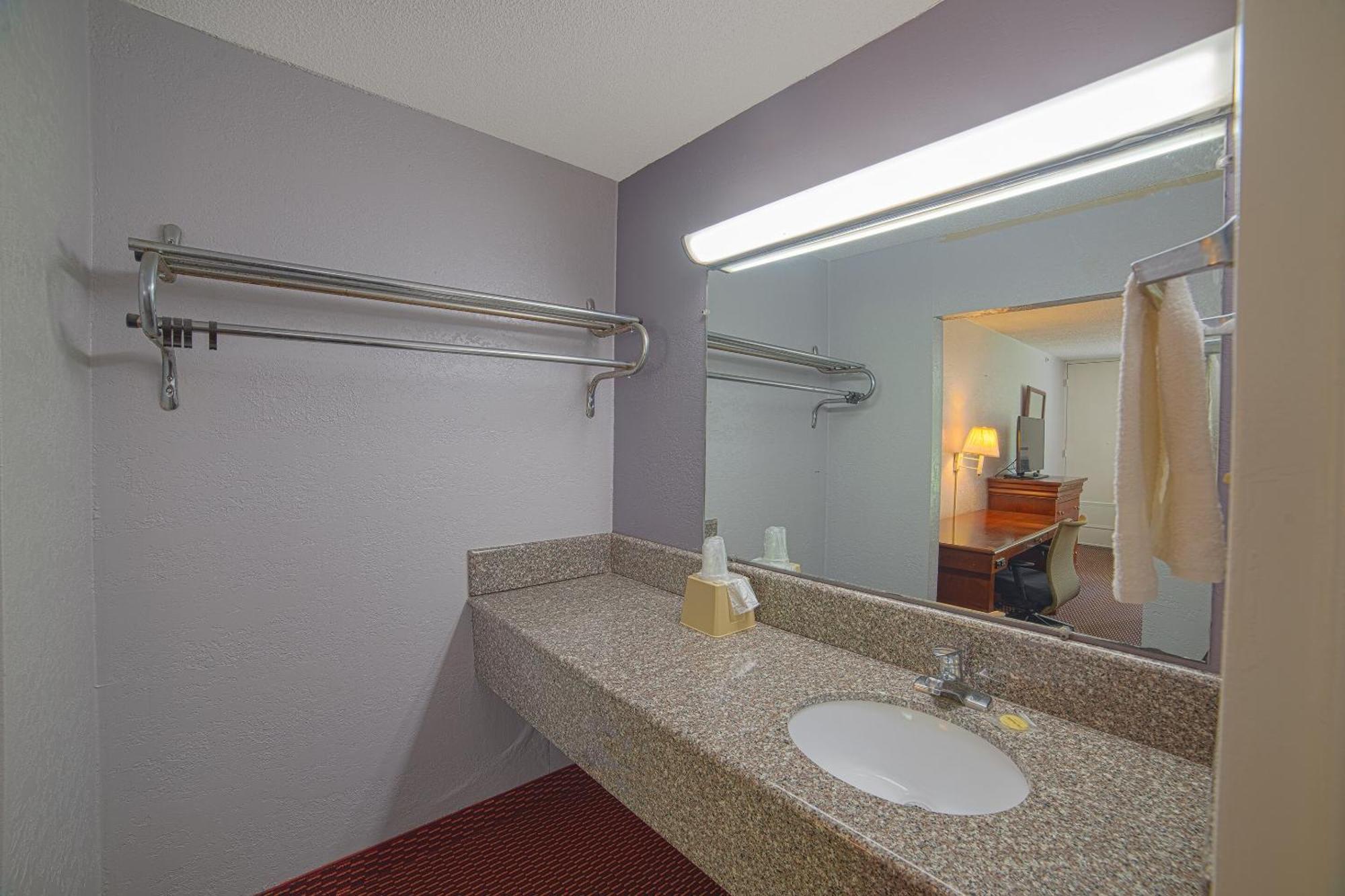 Masters Inn Selma Smithfield I-95 By Oyo Exteriör bild