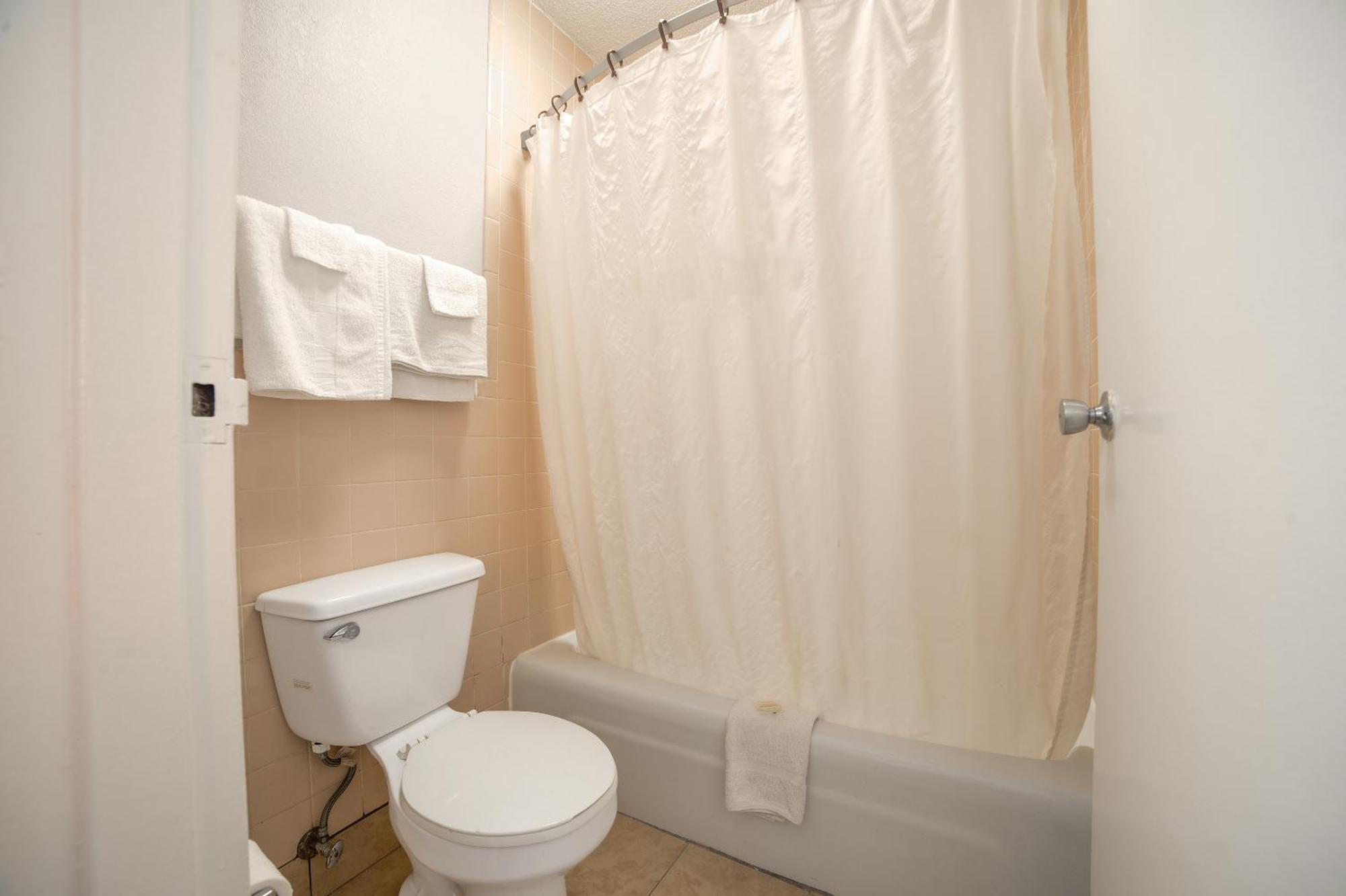 Masters Inn Selma Smithfield I-95 By Oyo Exteriör bild