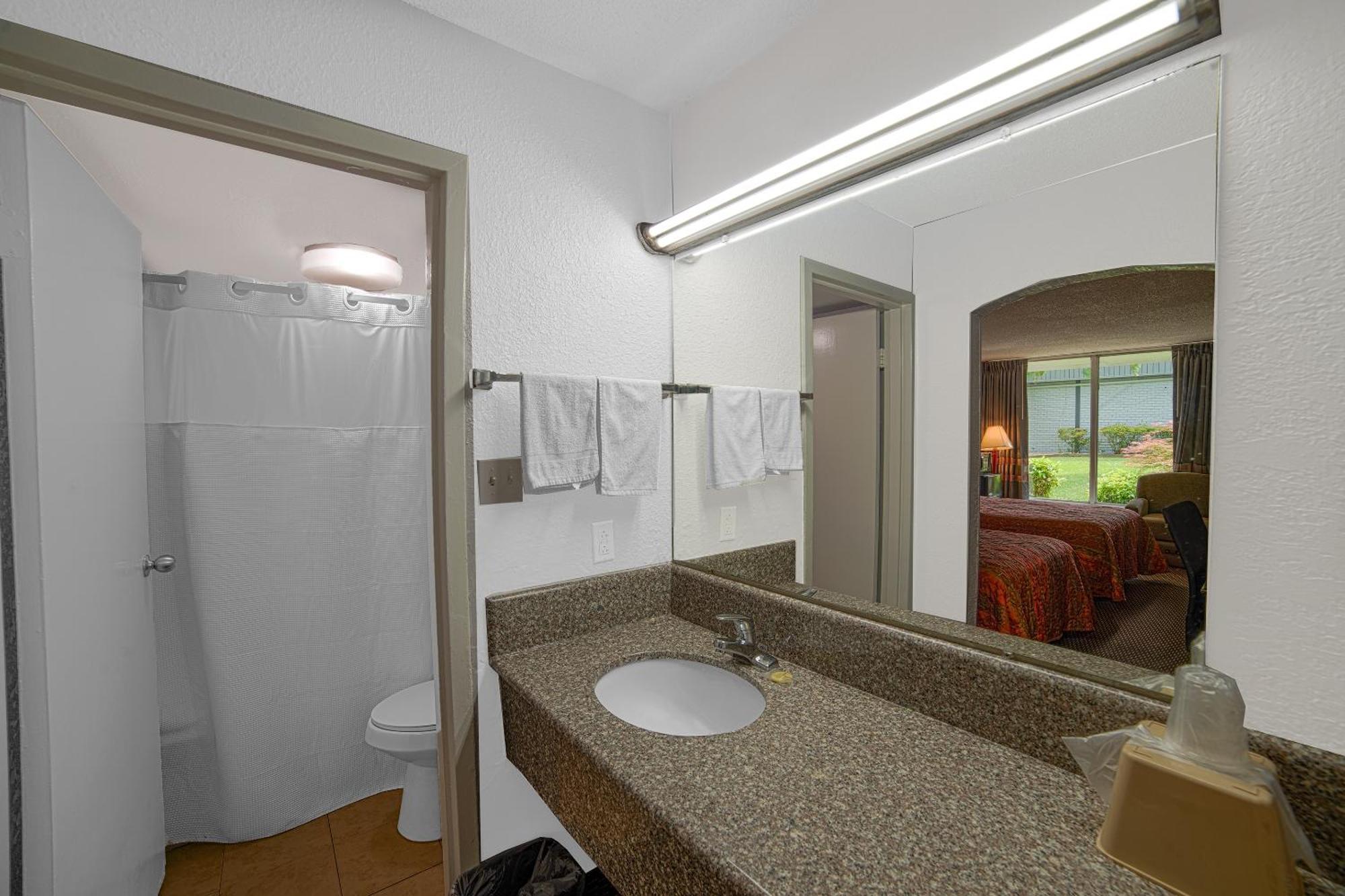 Masters Inn Selma Smithfield I-95 By Oyo Exteriör bild